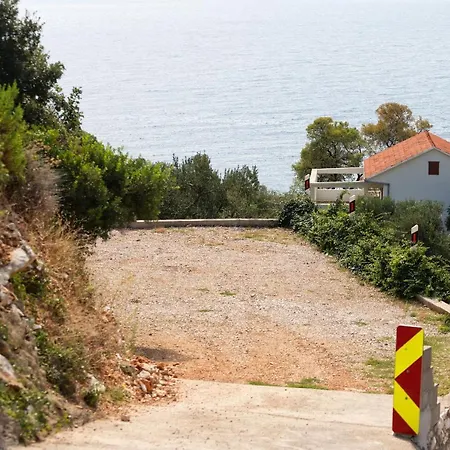 Robinzon Lantana Gdinj