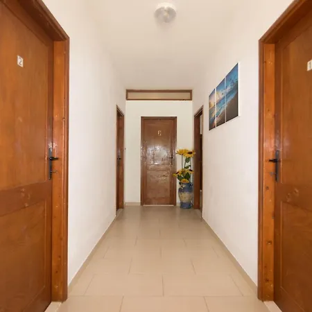 Апартаменты Robinzon Lantana