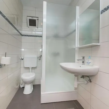 Robinzon Lantana Gdinj