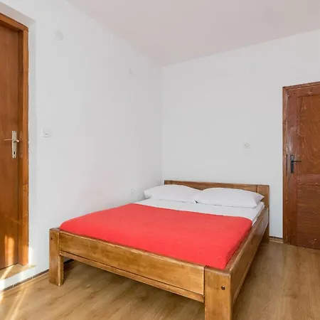 Robinzon Lantana Gdinj